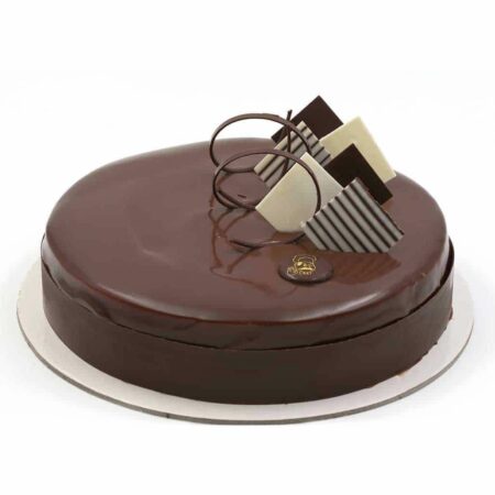 1 Kg Chocolate cake with chocolates chips on top of it