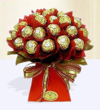 24pc Ferrero Rocher chocolates arranged in bouquet